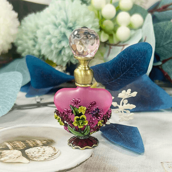 Retro Vintage Bloom – Perfume & Oil Bottle | Dubai-Inspired Design