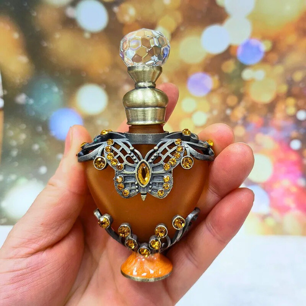 Retro Vintage Bloom – Perfume & Oil Bottle | Dubai-Inspired Design