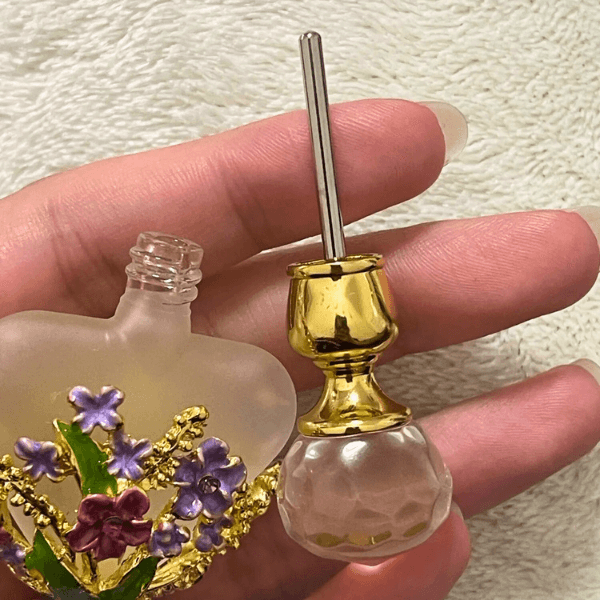Retro Vintage Bloom – Perfume & Oil Bottle | Dubai-Inspired Design