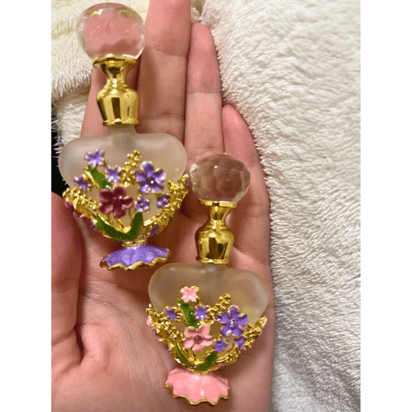 Retro Vintage Bloom – Perfume & Oil Bottle | Dubai-Inspired Design